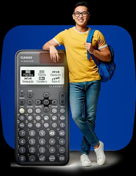 Estudante segurando a calculadora científica Casio fx-991LA CW